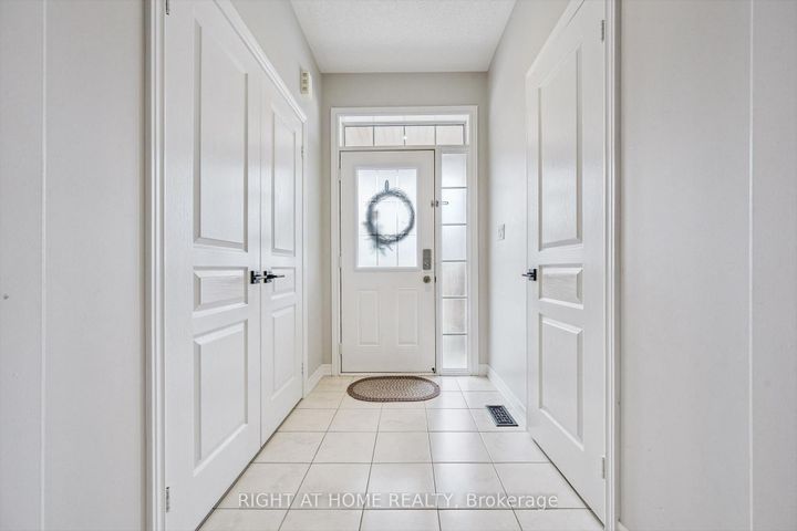 Photo 4 at 3 Antoine Street, Northwest Brampton, Brampton