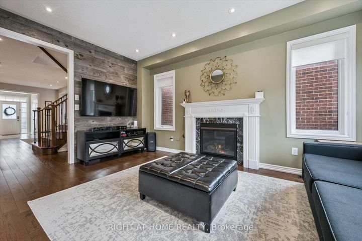 Photo 8 at 3 Antoine Street, Northwest Brampton, Brampton