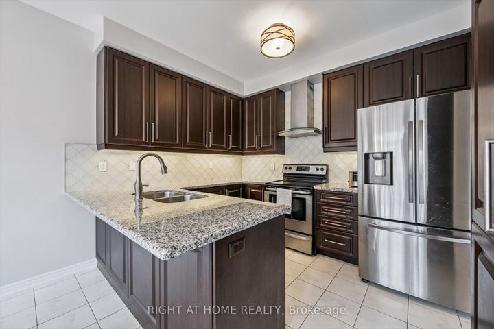 Photo 11 at 3 Antoine Street, Northwest Brampton, Brampton