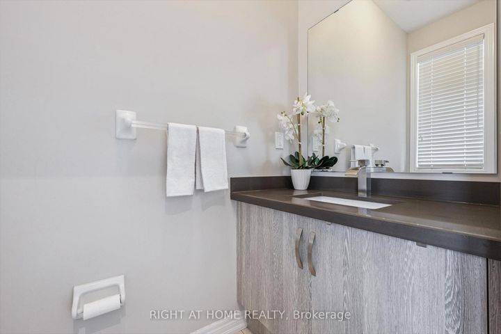 Photo 15 at 3 Antoine Street, Northwest Brampton, Brampton