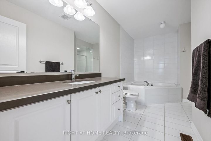 Photo 19 at 3 Antoine Street, Northwest Brampton, Brampton