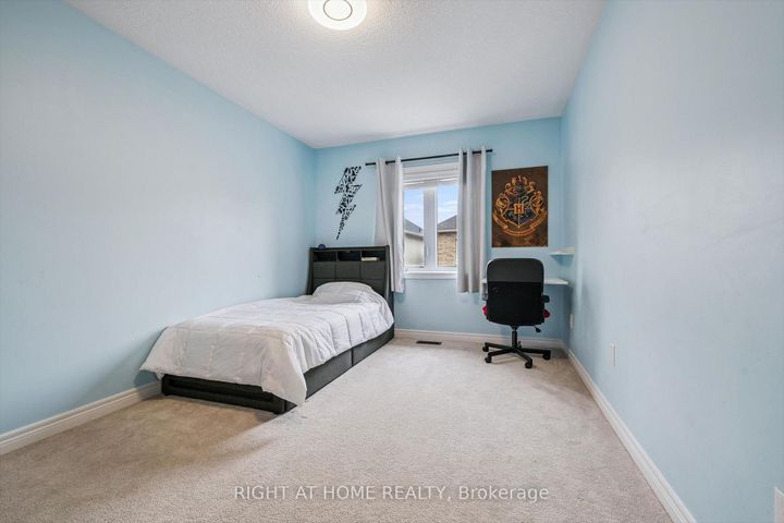 Photo 22 at 3 Antoine Street, Northwest Brampton, Brampton