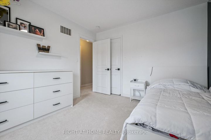 Photo 25 at 3 Antoine Street, Northwest Brampton, Brampton