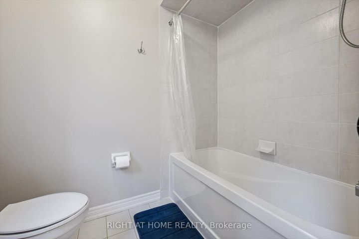 Photo 29 at 3 Antoine Street, Northwest Brampton, Brampton