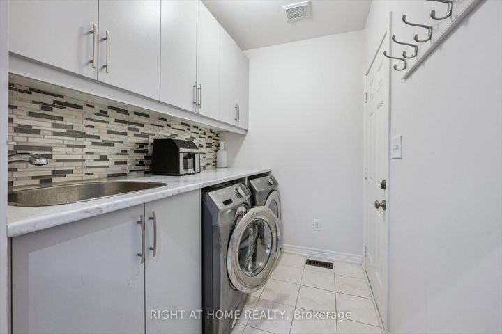 Photo 30 at 3 Antoine Street, Northwest Brampton, Brampton