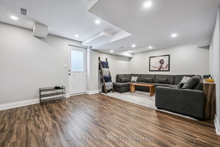 Photo 31 at 3 Antoine Street, Northwest Brampton, Brampton