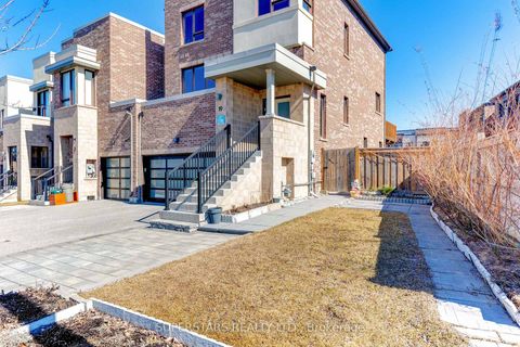 Photo 1 at 19 Helliwell Crescent, Rural Richmond Hill, Richmond Hill