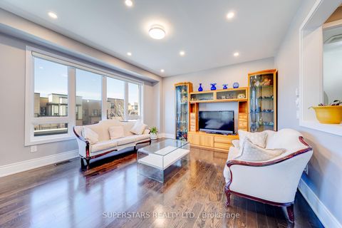 Photo 3 at 19 Helliwell Crescent, Rural Richmond Hill, Richmond Hill