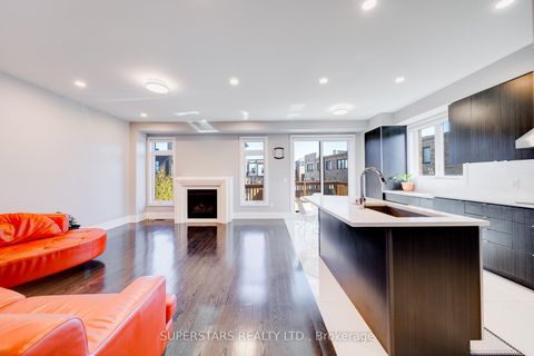 Photo 6 at 19 Helliwell Crescent, Rural Richmond Hill, Richmond Hill