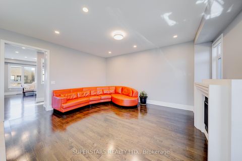 Photo 7 at 19 Helliwell Crescent, Rural Richmond Hill, Richmond Hill