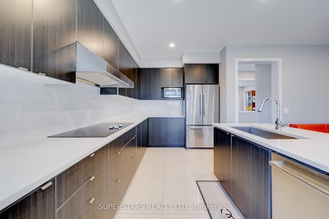 Photo 9 at 19 Helliwell Crescent, Rural Richmond Hill, Richmond Hill