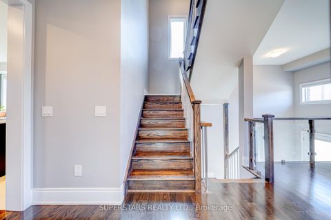 Photo 13 at 19 Helliwell Crescent, Rural Richmond Hill, Richmond Hill