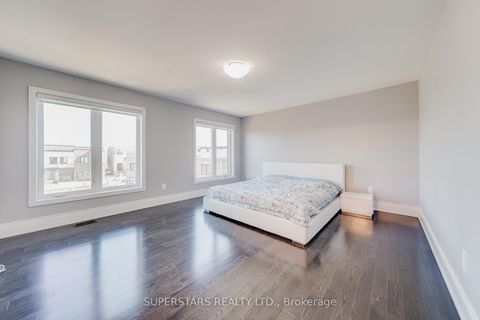 Photo 15 at 19 Helliwell Crescent, Rural Richmond Hill, Richmond Hill