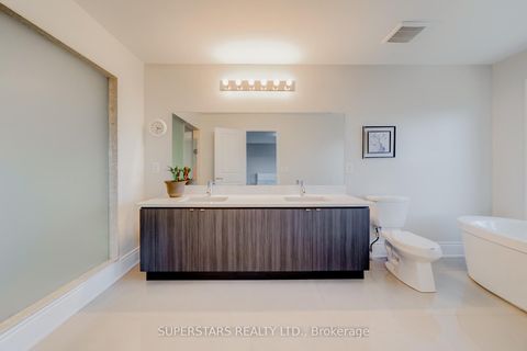 Photo 17 at 19 Helliwell Crescent, Rural Richmond Hill, Richmond Hill