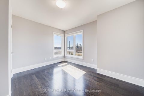 Photo 20 at 19 Helliwell Crescent, Rural Richmond Hill, Richmond Hill