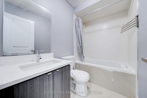 Photo 24 at 19 Helliwell Crescent, Rural Richmond Hill, Richmond Hill