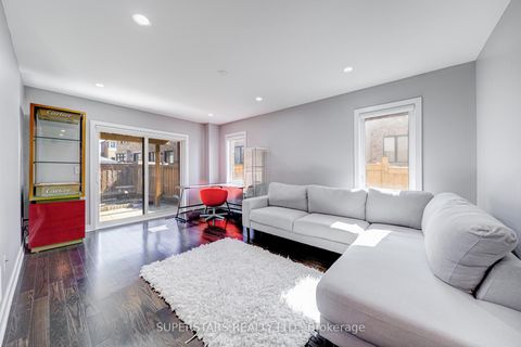 Photo 25 at 19 Helliwell Crescent, Rural Richmond Hill, Richmond Hill