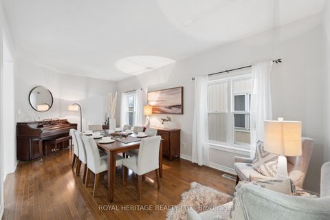 Photo 3 at 44 Cranborne Crescent, Brooklin, Whitby