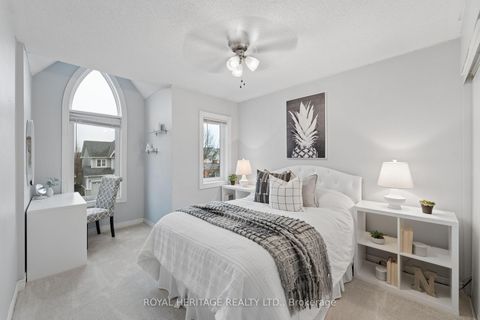 Photo 12 at 44 Cranborne Crescent, Brooklin, Whitby