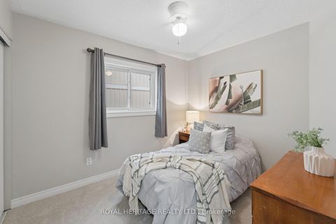 Photo 13 at 44 Cranborne Crescent, Brooklin, Whitby