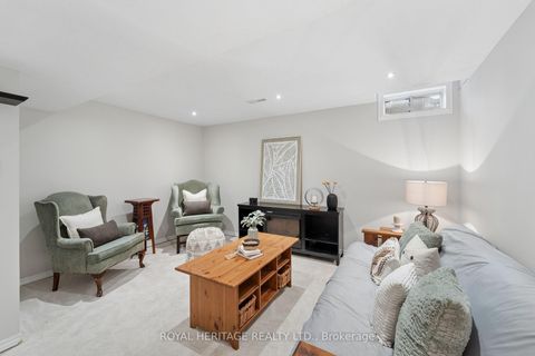 Photo 18 at 44 Cranborne Crescent, Brooklin, Whitby