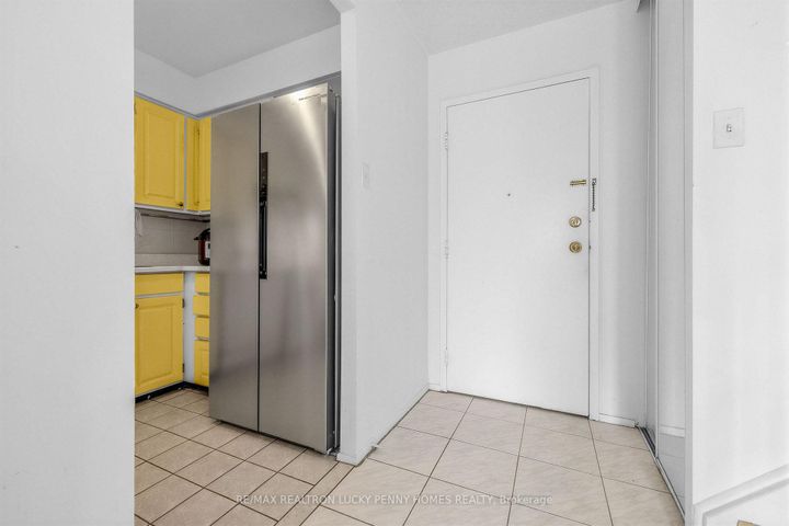 Photo 7 at 229 - 165 Cherokee Boulevard, Pleasant View, Toronto