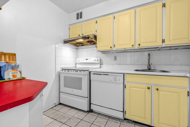 Photo 10 at 229 - 165 Cherokee Boulevard, Pleasant View, Toronto