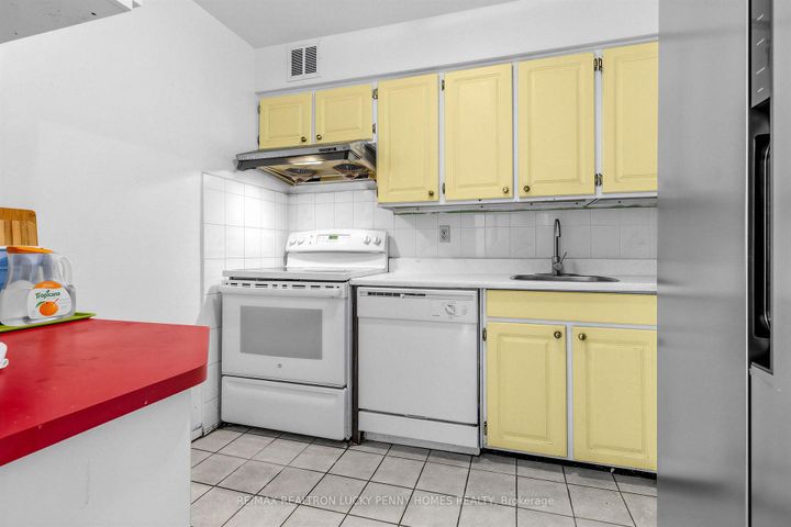 Photo 11 at 229 - 165 Cherokee Boulevard, Pleasant View, Toronto