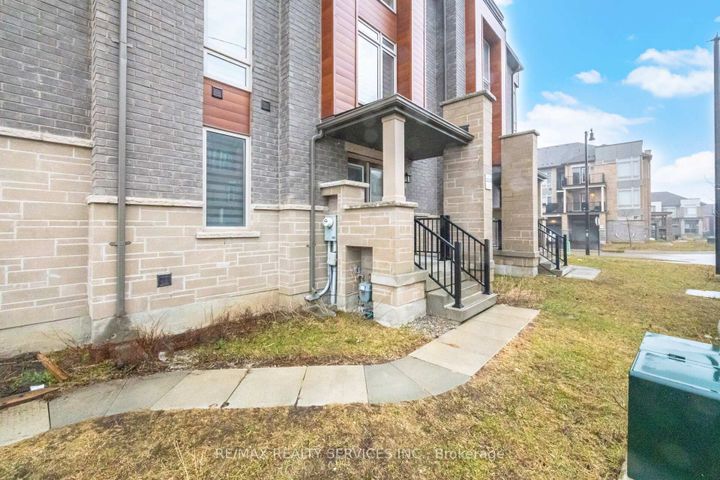 Photo 3 at 68 Donald Ficht Crescent, Northwest Brampton, Brampton