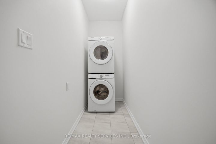 Photo 9 at 68 Donald Ficht Crescent, Northwest Brampton, Brampton