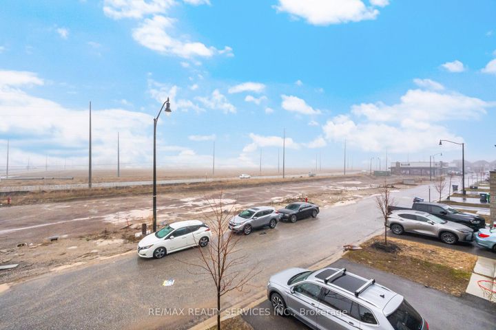 Photo 33 at 68 Donald Ficht Crescent, Northwest Brampton, Brampton