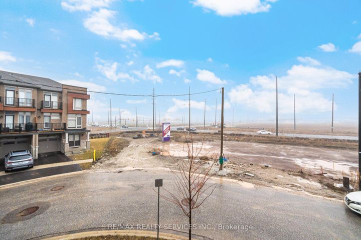 Photo 34 at 68 Donald Ficht Crescent, Northwest Brampton, Brampton