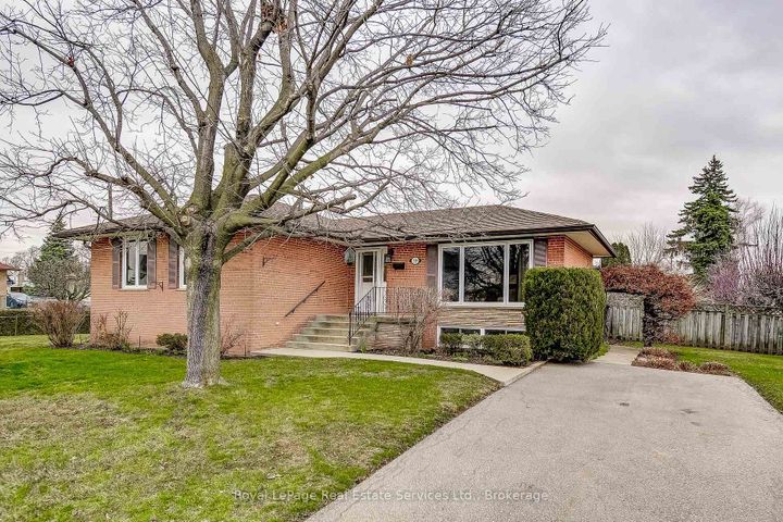 Photo 3 at 339 Weighton Avenue, WO West, Oakville