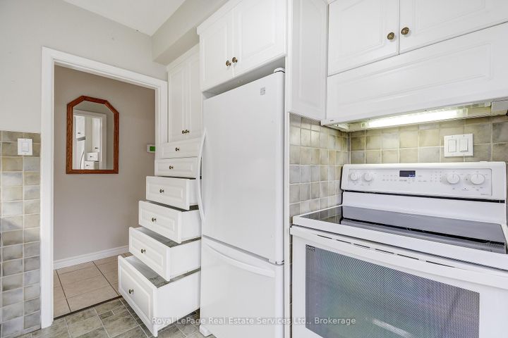 Photo 17 at 339 Weighton Avenue, WO West, Oakville