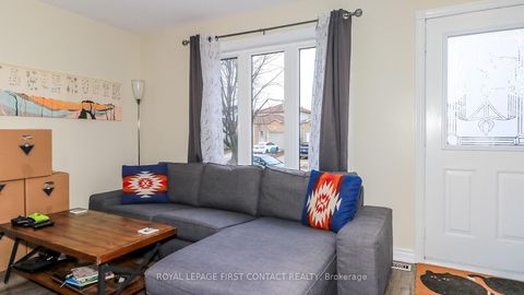 Photo 3 at 66 Downing Crescent, Holly, Barrie