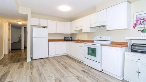 Photo 19 at 66 Downing Crescent, Holly, Barrie