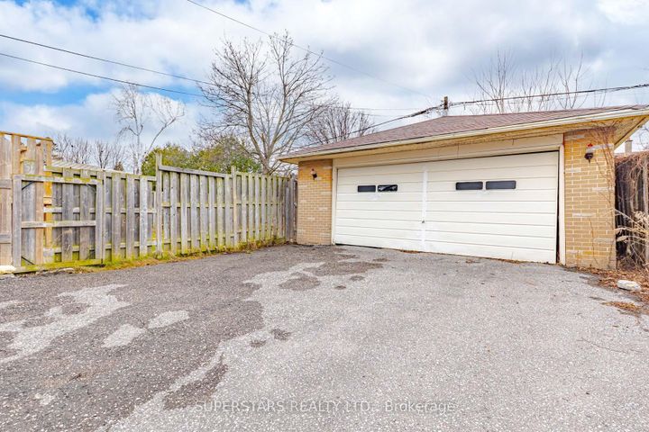 Photo 1 at 474 Fernhill Boulevard, McLaughlin, Oshawa