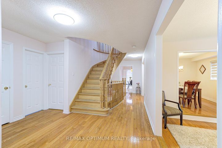 Photo 5 at 1466 Willowvale Gardens, East Credit, Mississauga