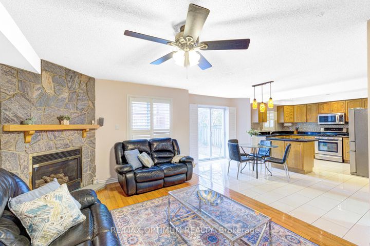 Photo 12 at 1466 Willowvale Gardens, East Credit, Mississauga