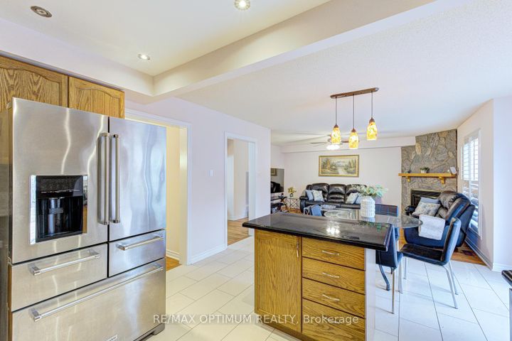 Photo 17 at 1466 Willowvale Gardens, East Credit, Mississauga