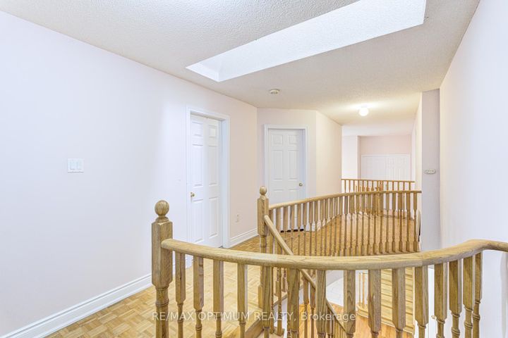 Photo 23 at 1466 Willowvale Gardens, East Credit, Mississauga