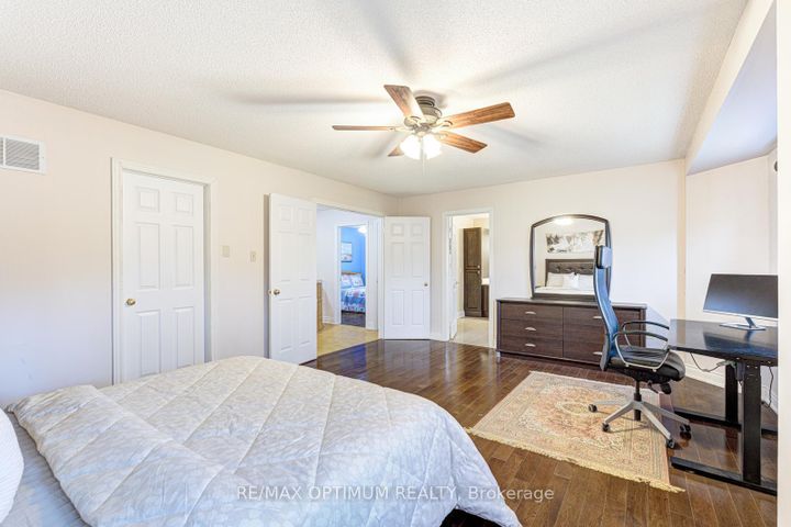 Photo 25 at 1466 Willowvale Gardens, East Credit, Mississauga