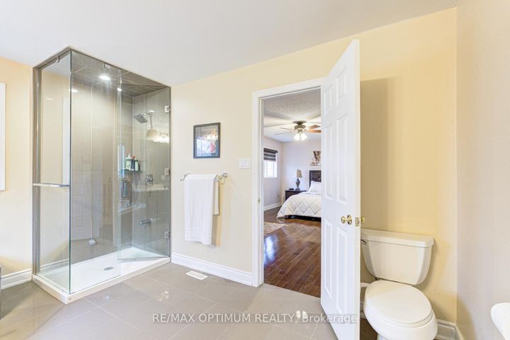 Photo 26 at 1466 Willowvale Gardens, East Credit, Mississauga