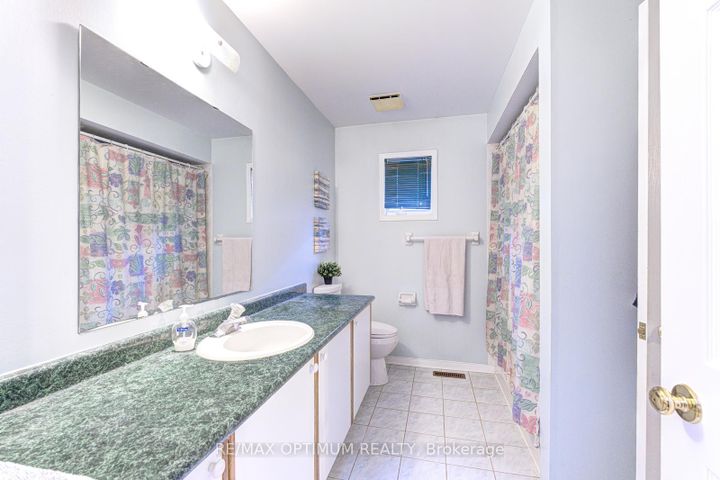 Photo 30 at 1466 Willowvale Gardens, East Credit, Mississauga