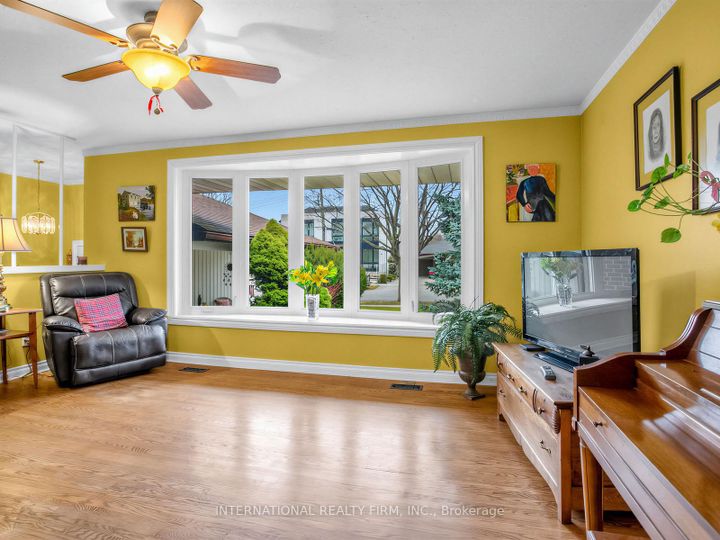 Photo 5 at 5 Castlebar Road, Queensway, Toronto