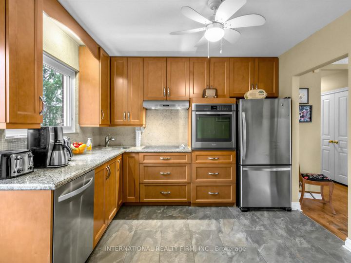 Photo 10 at 5 Castlebar Road, Queensway, Toronto