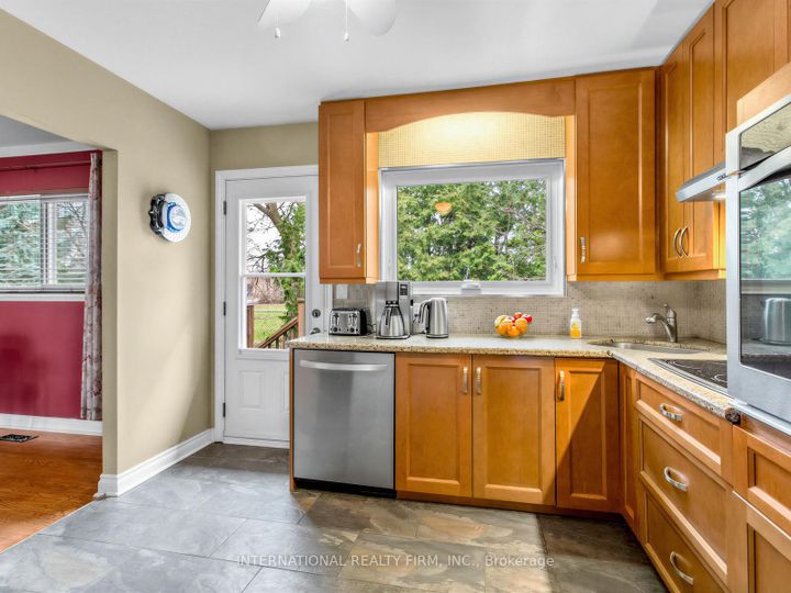 Photo 12 at 5 Castlebar Road, Queensway, Toronto