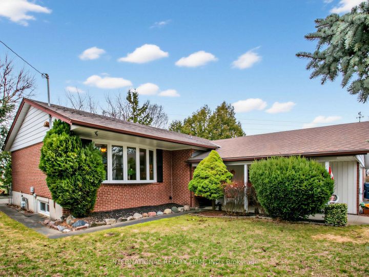 Photo 33 at 5 Castlebar Road, Queensway, Toronto