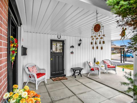 Photo 1 at 5 Castlebar Road, Queensway, Toronto