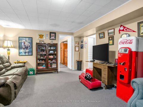 Photo 27 at 5 Castlebar Road, Queensway, Toronto